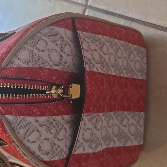 NWOT michael kors handbag - Picture 3 of 3